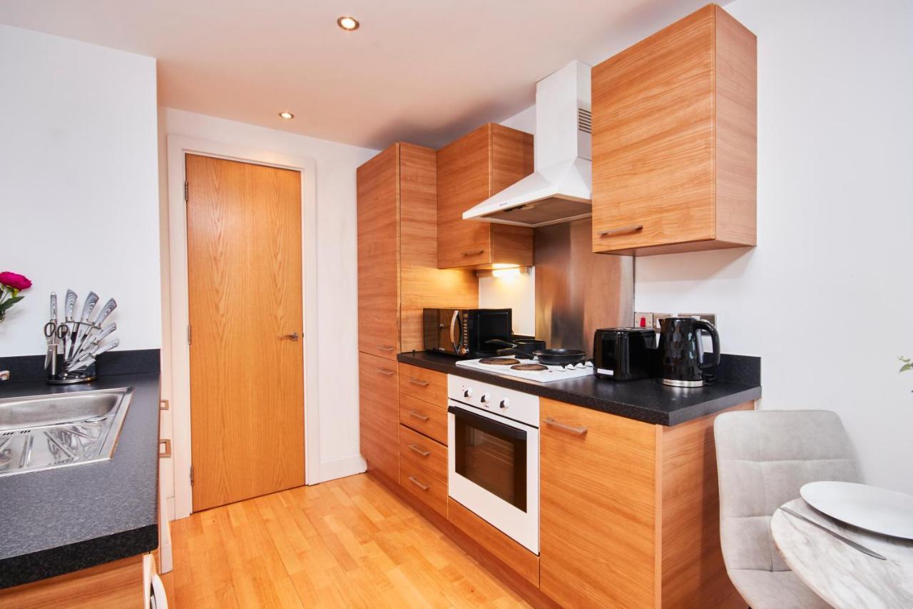 Deluxe City Centre Apt Balcony View& Free Parking! Apartment Лийдс Екстериор снимка